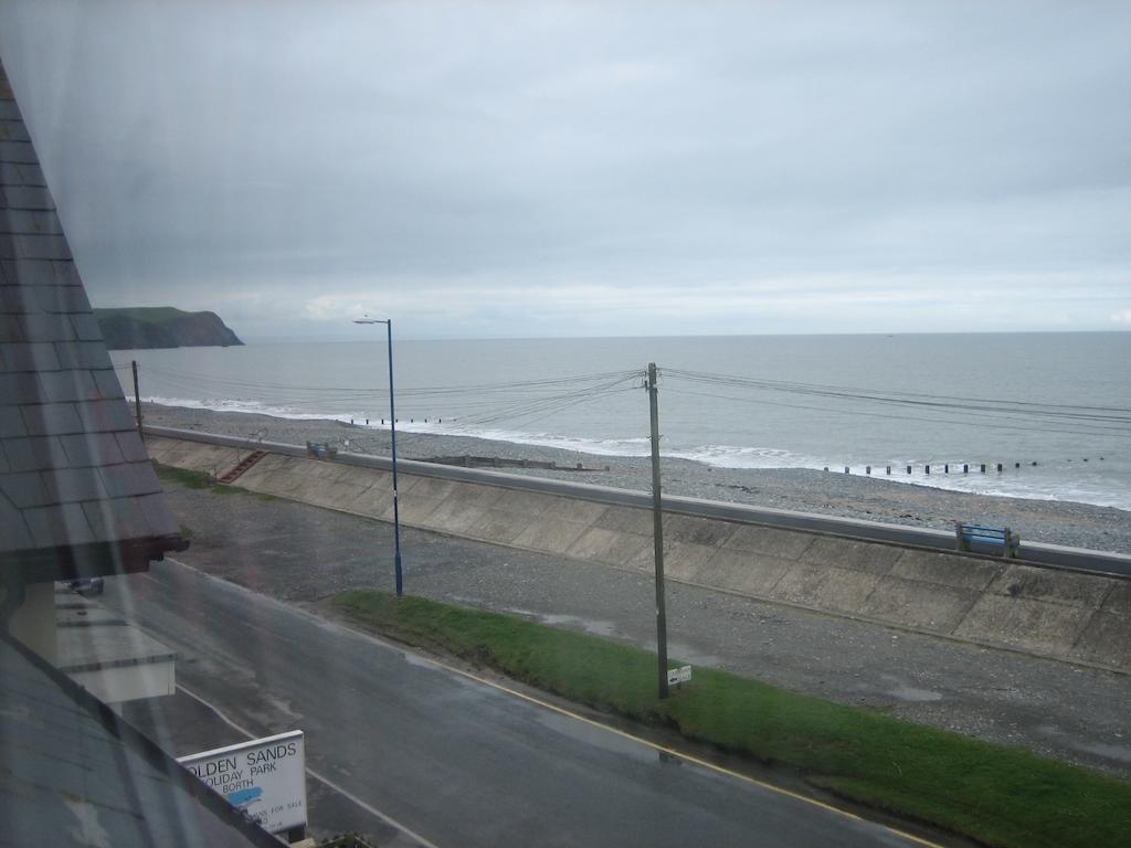 Yha Borth Hostel Екстериор снимка